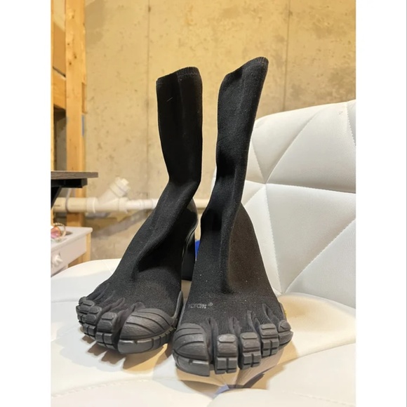 Balenciaga x Vibram Toe Boots - Picture 5 of 7